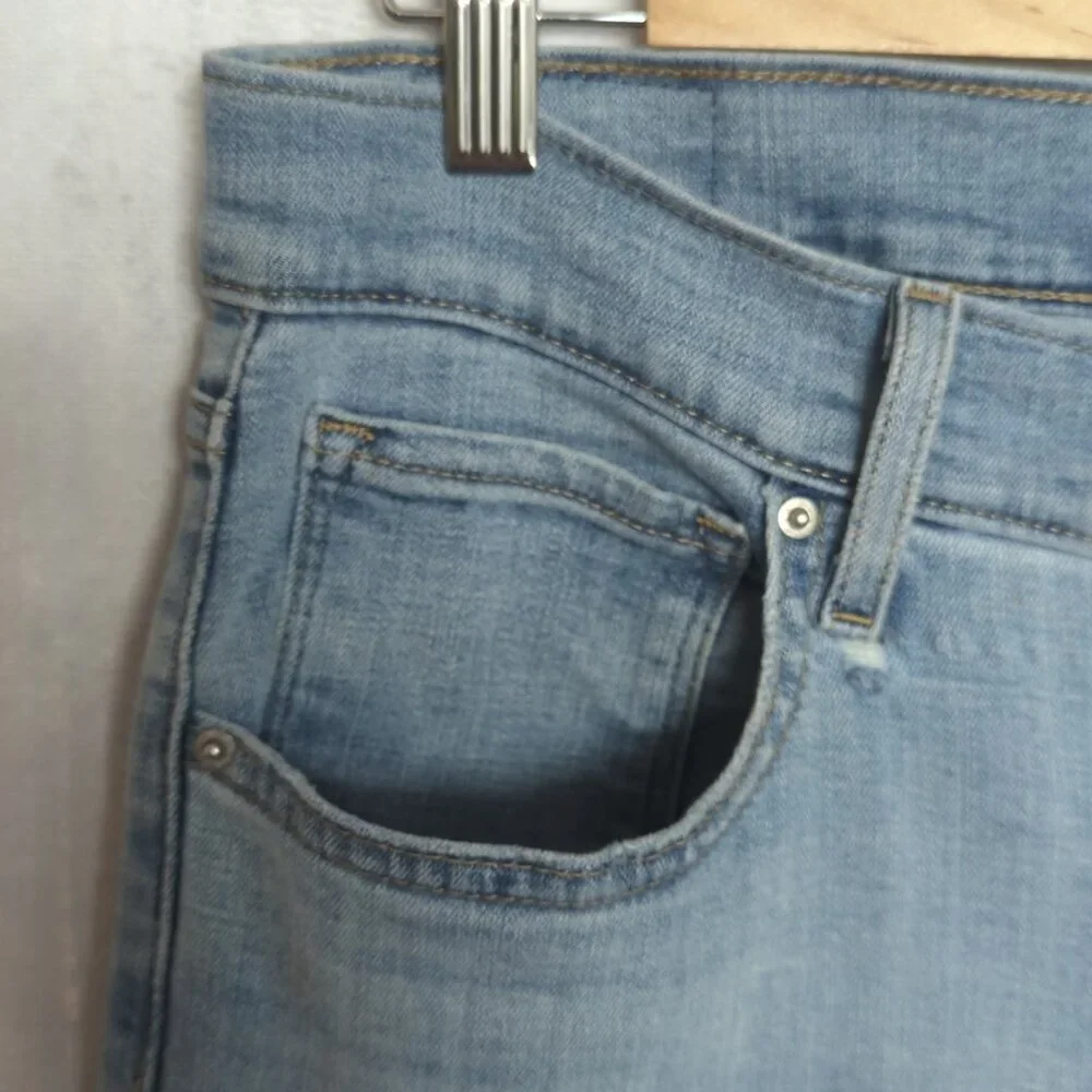 Levi's 724 High Rise Straight Jeans Size 31 - Medium Indigo - Picture 5 of 9